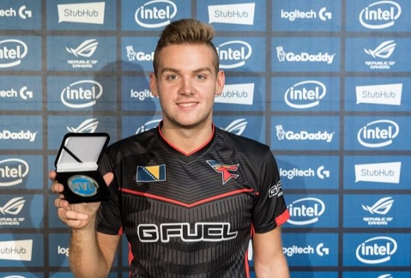 T1 3：2 KT 夺得2025全球总决赛冠军