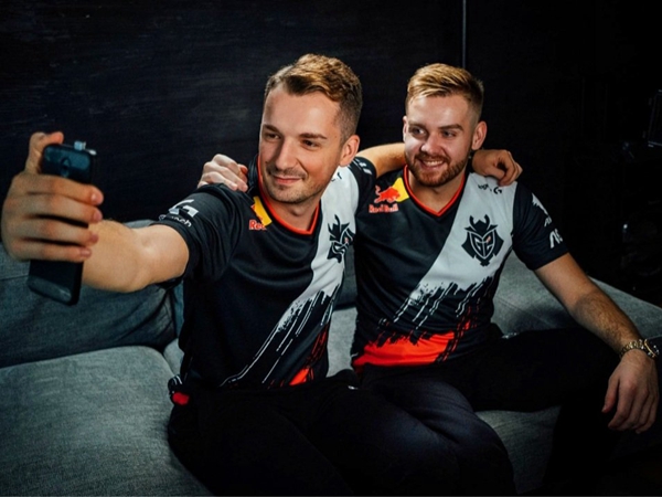 Yxl 的飞机在团战中失控， Shaoye 的大嘴没有输出空间， Bilibili Gaming 领先