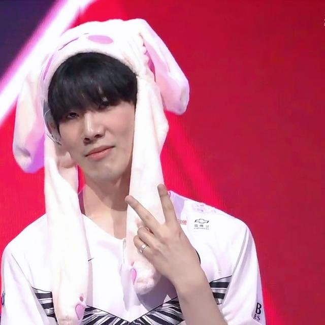 Vitality 在 IEM 科隆 2025 中轻松获得季后赛名额